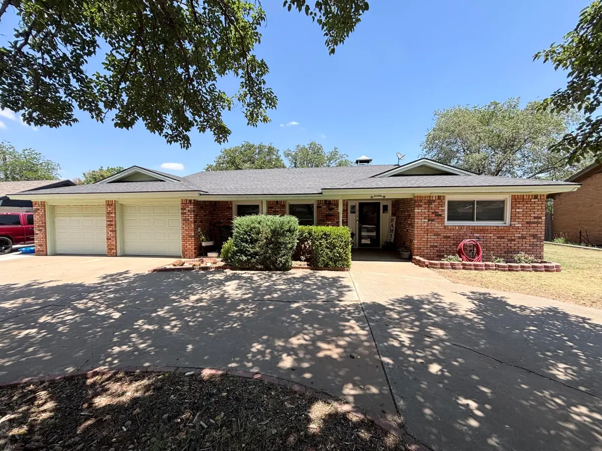 310 W 9th Street, Hale Center, TX 79041 - #1