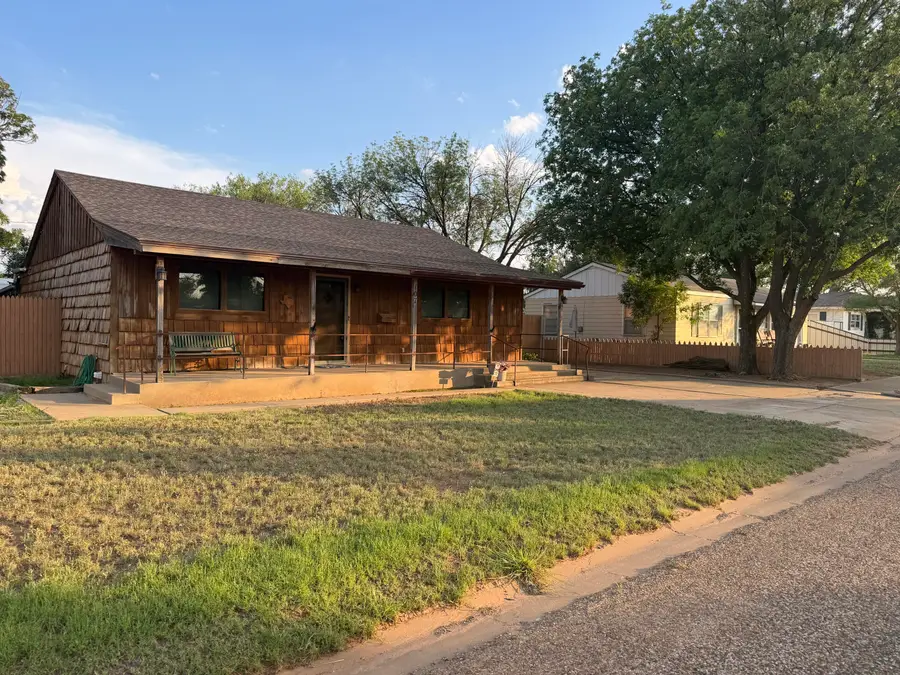 107 N 17th Street, Lamesa, TX 79331 - #2