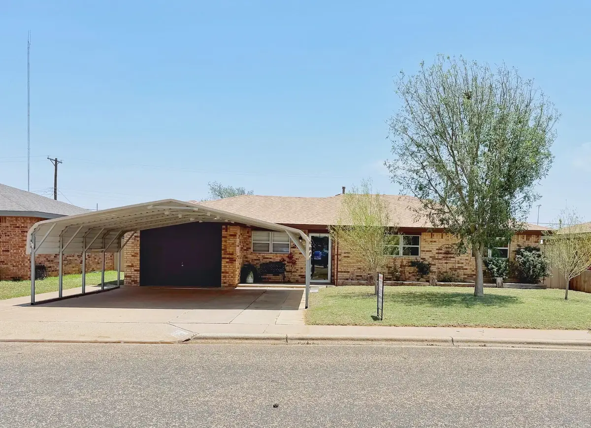211 Avenue U, Levelland, TX 79336 - #1