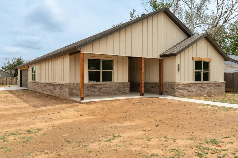 2028 N 5th Street, Tahoka, TX 79373 - #2