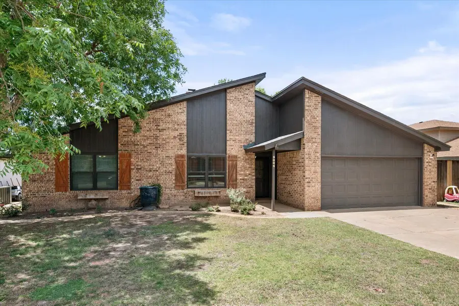 9004 Lynnhaven Avenue, Lubbock, TX 79423 - #2
