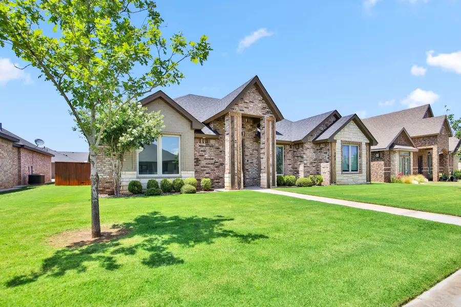 712 N 7th Street, Wolfforth, TX 79382 - #3