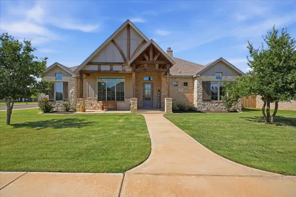 1202 N 15th Street, Wolfforth, TX 79382