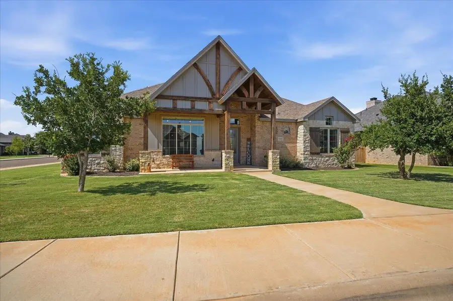 1202 N 15th Street, Wolfforth, TX 79382 - #2