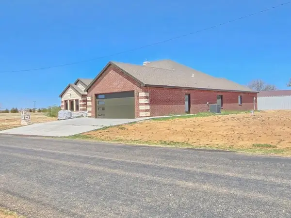 406 W 11th Drive, Amherst, TX 79312