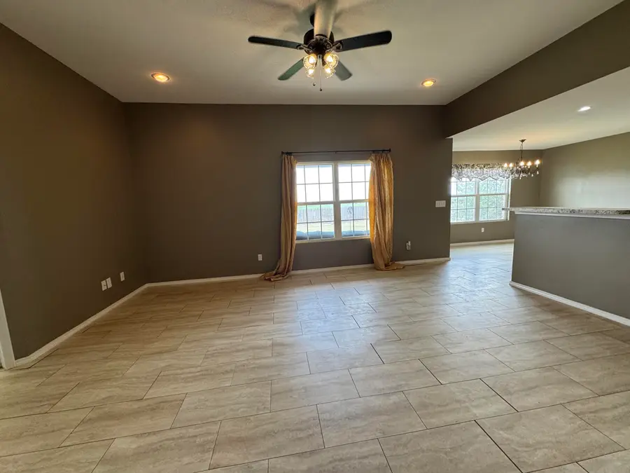 506 E 7th Street, Idalou, TX 79329 - #2