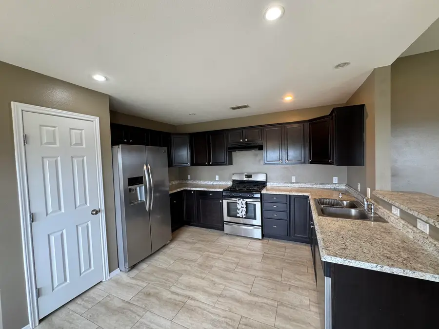 506 E 7th Street, Idalou, TX 79329 - #3