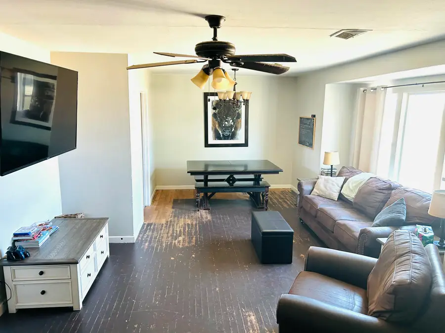 209 W Nichols Avenue, McAdoo, TX 79243 - #3