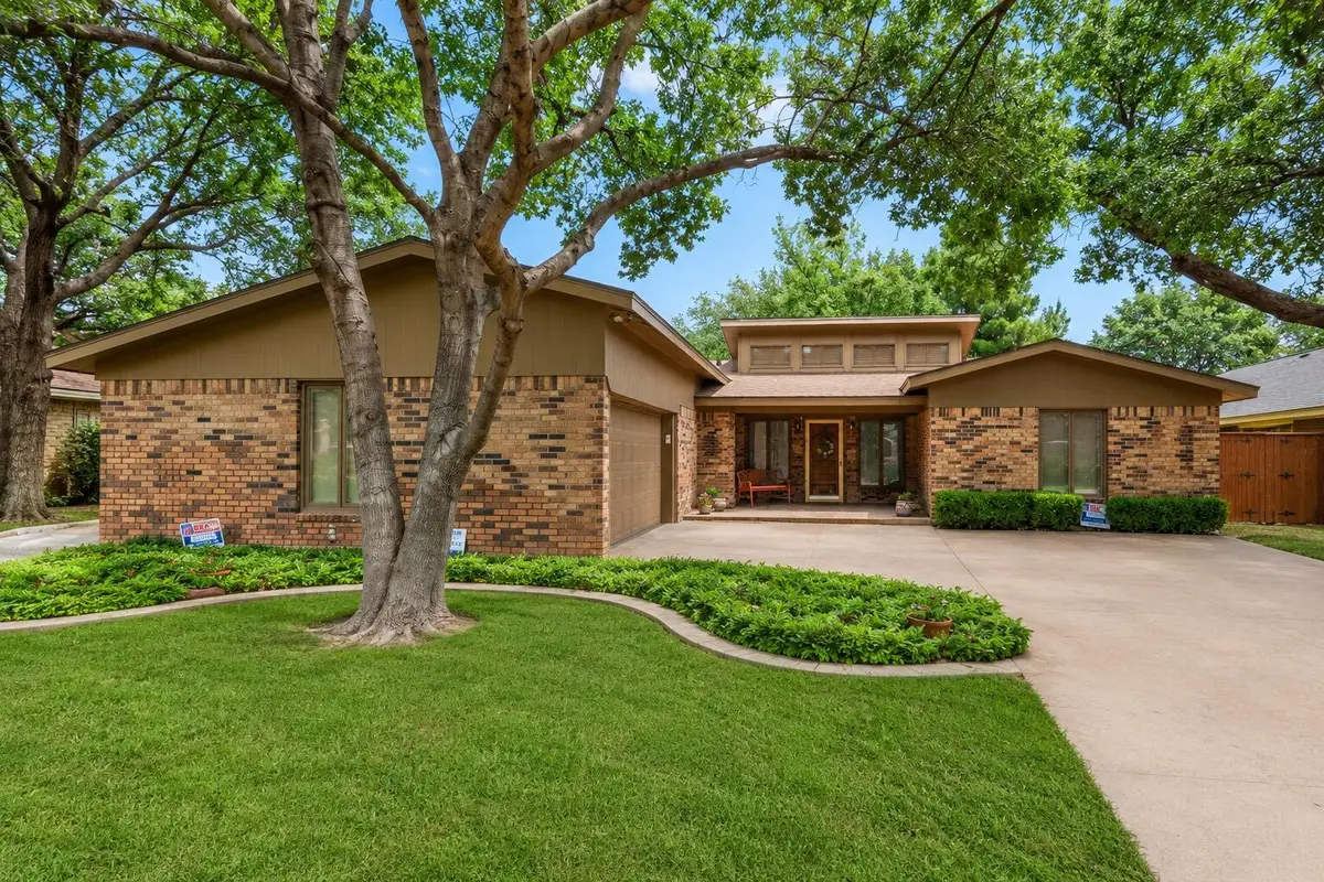 8005 Vinton Avenue, Lubbock, TX 79424 - #1