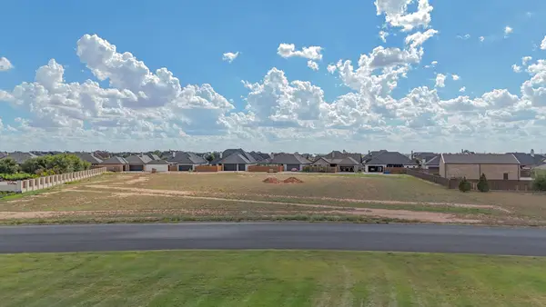 910 Cambridge Avenue, Wolfforth, TX 79382