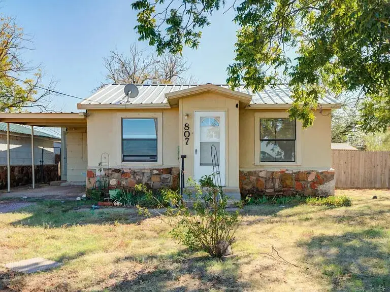 807 W 5th Street, Wolfforth, TX 79382 - #1