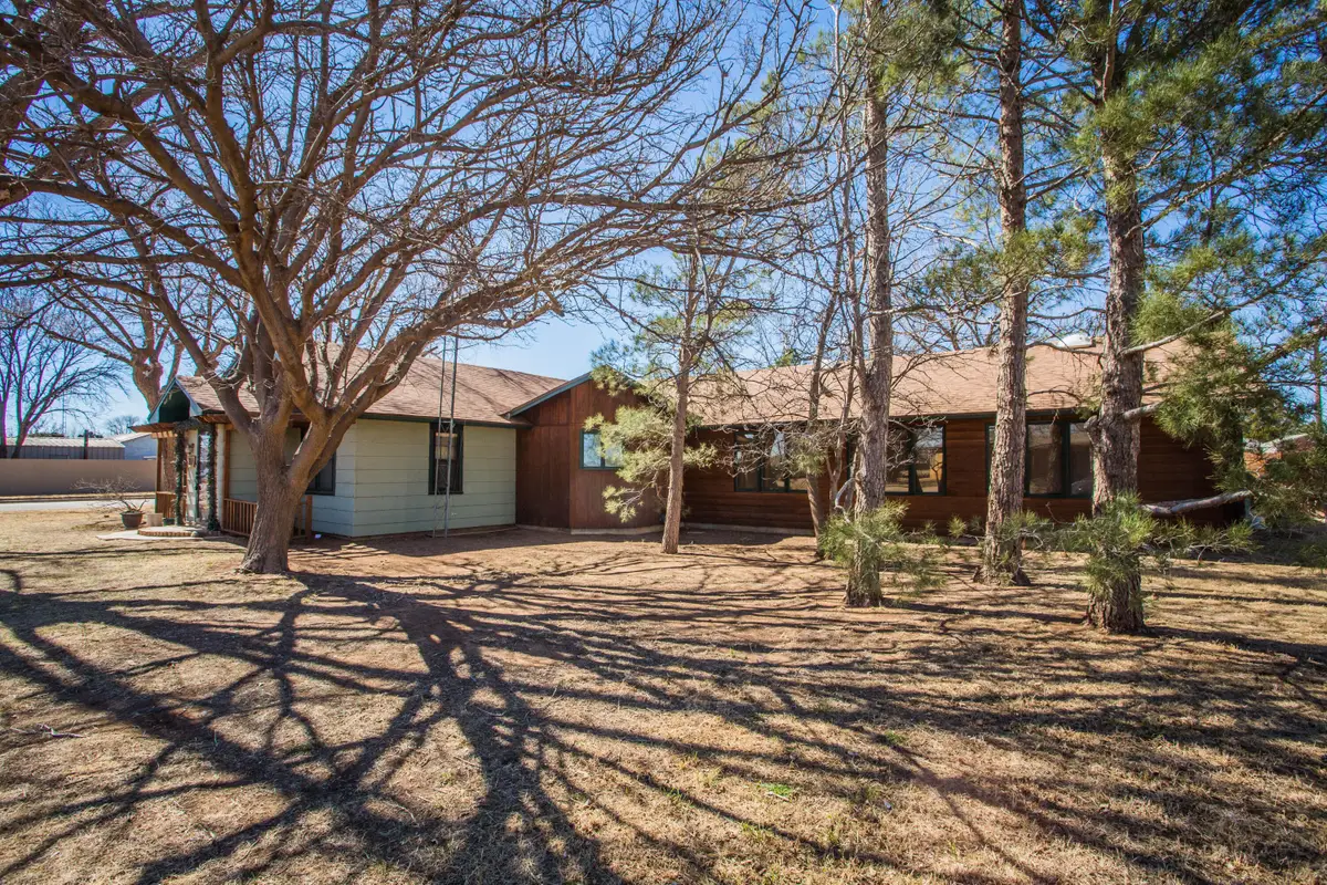 312 Ave D, Olton, TX 79064 - #1