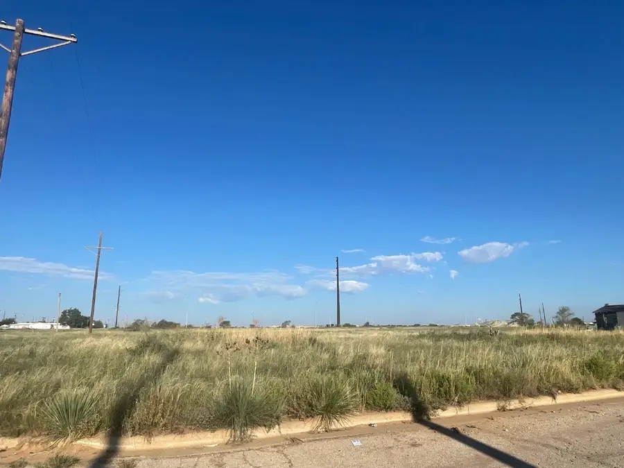 3913 E 2nd Place, Lubbock, TX 79403 - #3