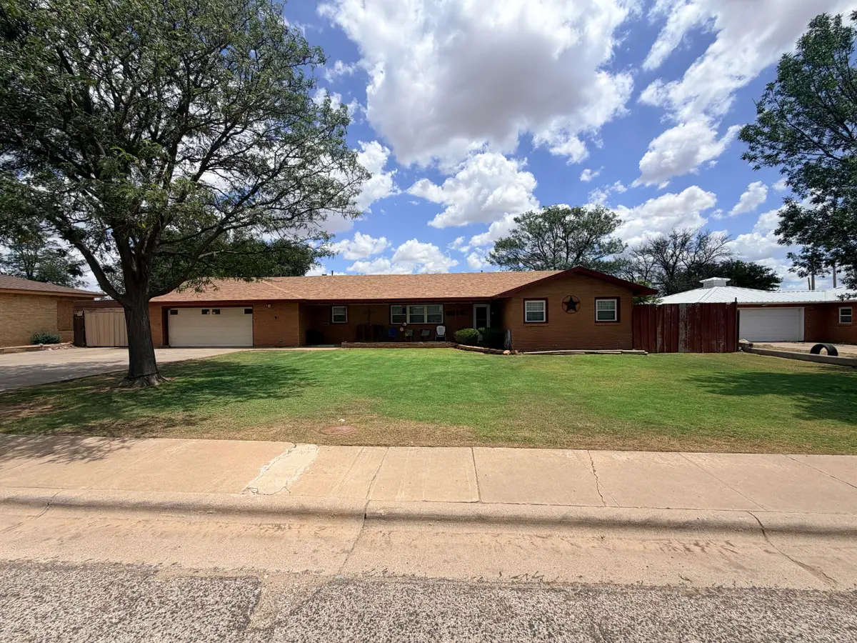 130 Avenue C, Hereford, TX 79045 - #1