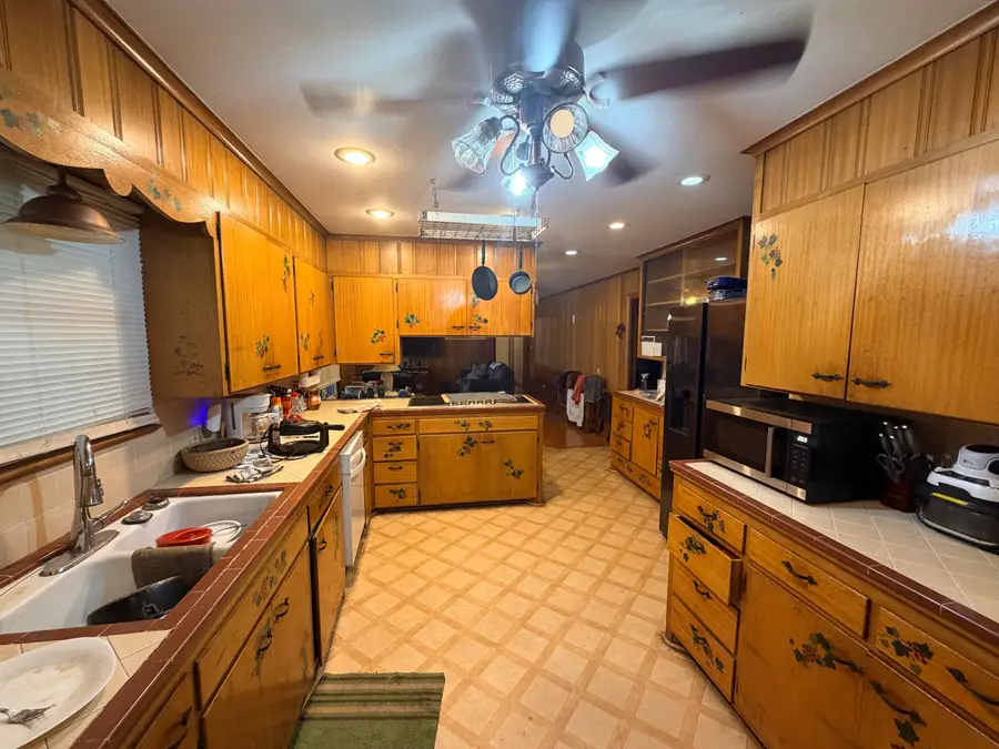 130 Avenue C, Hereford, TX 79045 - #3