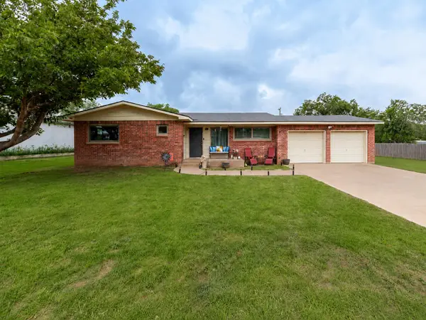 2406 Globe Avenue, Lubbock, TX 79404