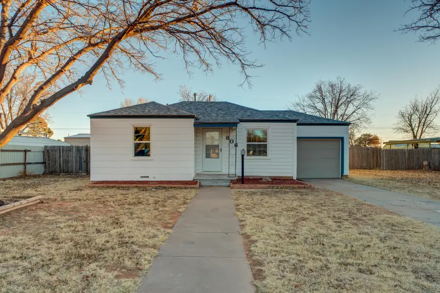 806 E Lons Street, Brownfield, TX 79316 - #2