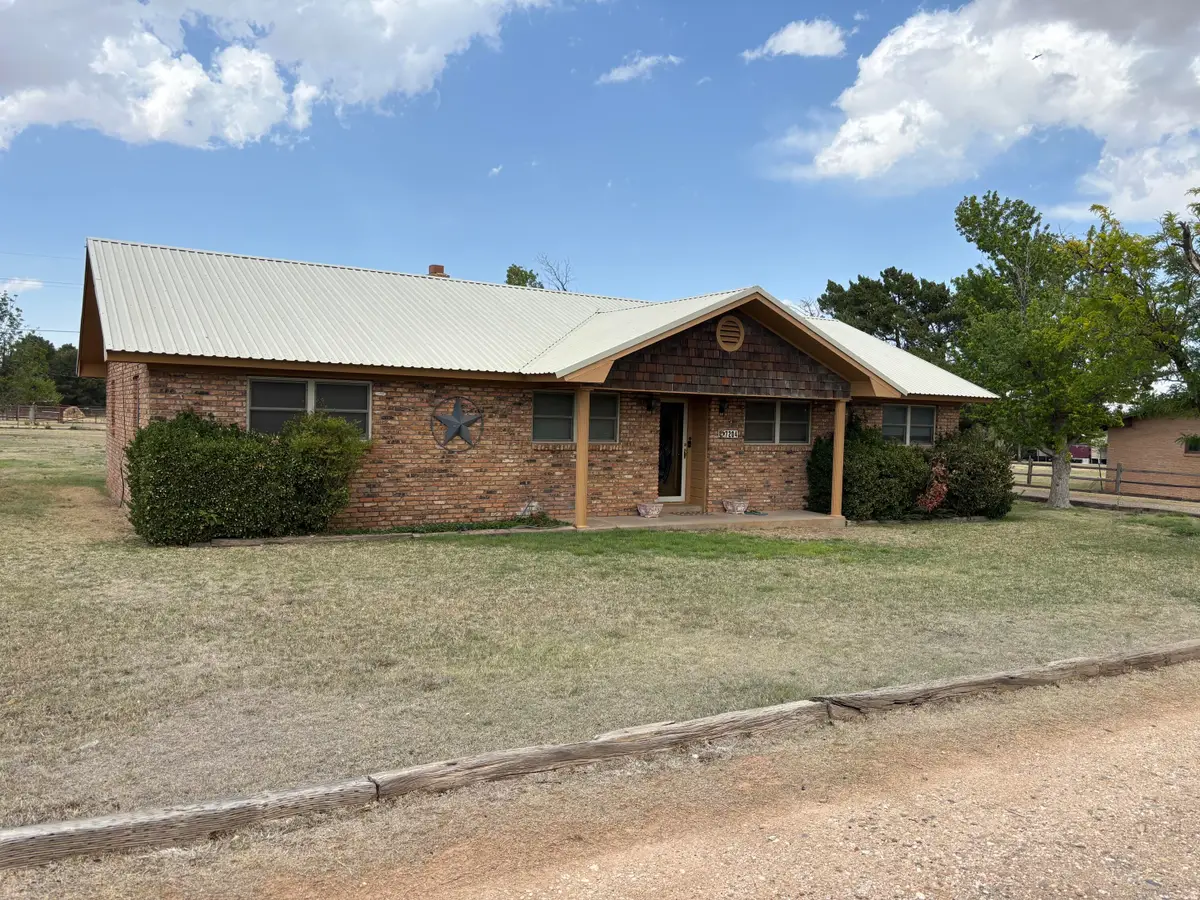 7204 W Us Highway 70 Road, Plainview, TX 79072 - #1