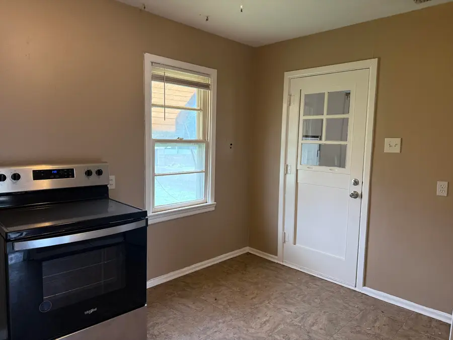 1514 Avenue F, Levelland, TX 79336 - #3