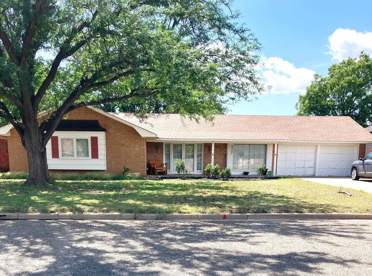 2507 Holliday Street, Plainview, TX 79072 - #1