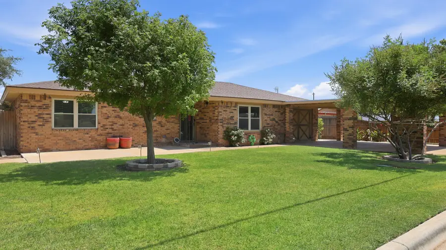 1130 W Panhandle Street, Slaton, TX 79364 - #2