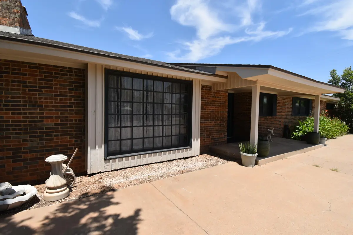 1209 8th Street, Shallowater, TX 79363 - #1