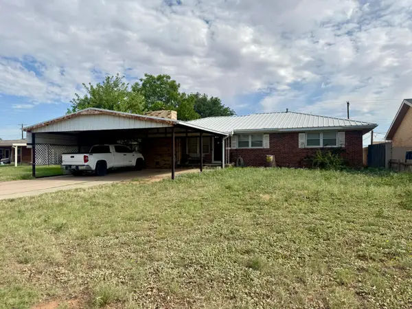811 E 4th Street, Denver City, TX 79323