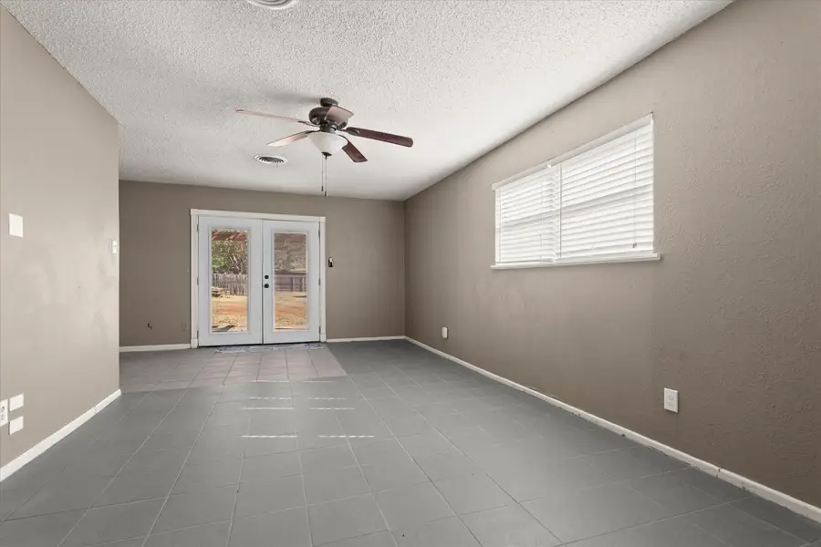 327 Cherry Street, Levelland, TX 79336 - #3