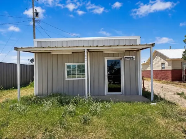 502 N College Avenue, Levelland, TX 79336