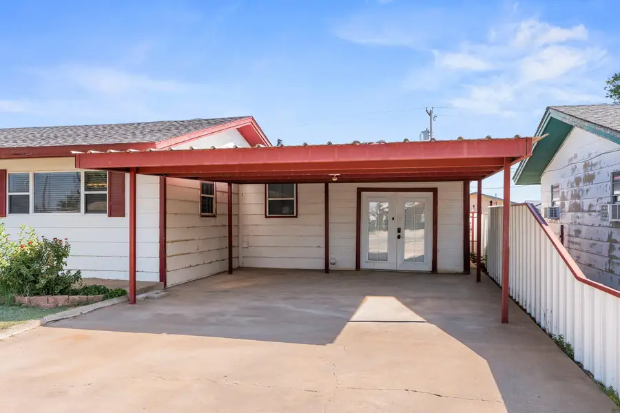 920 E Gum Avenue, Muleshoe, TX 79347 - #3