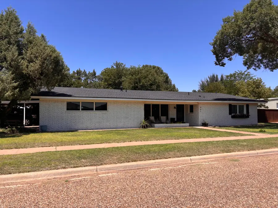 901 2nd Street, Plains, TX 79355 - #3