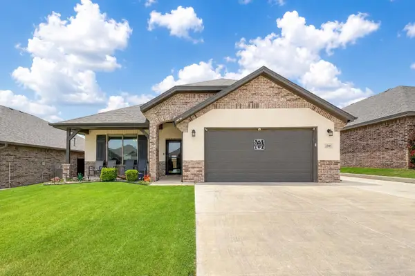 2305 104th Street, Lubbock, TX 79423