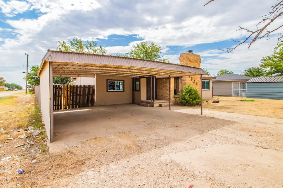 1320 Avenue L, Ralls, TX 79357 - #3