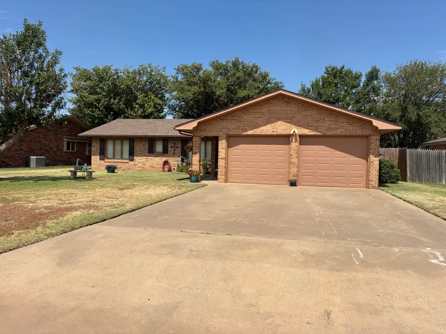 2503 Jefferson Street, Plainview, TX 79072 - #2