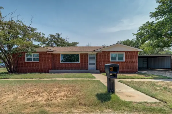 1405 W Geneva Street, Slaton, TX 79364