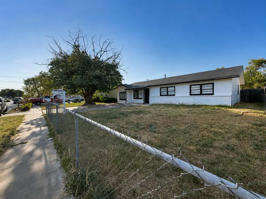 3305 E Colgate Street, Lubbock, TX 79403 - #2