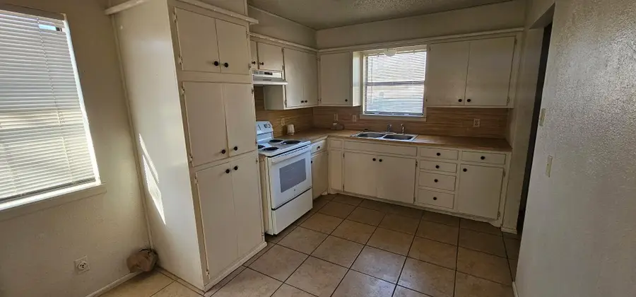 2318 33rd Street, Lubbock, TX 79411 - #3