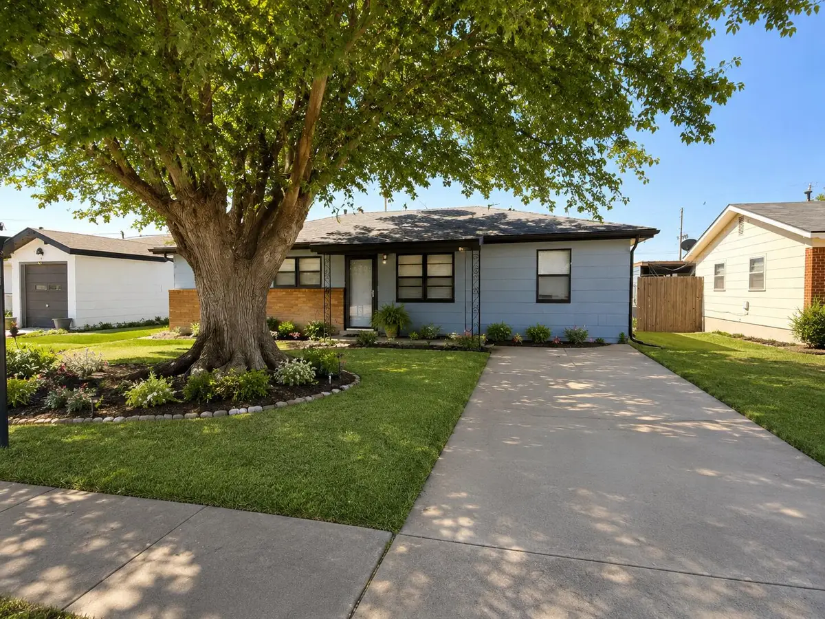 1407 W 25th Street, Plainview, TX 79072 - #1