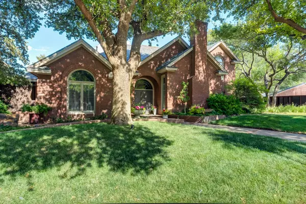 8707 Savannah Avenue, Lubbock, TX 79424