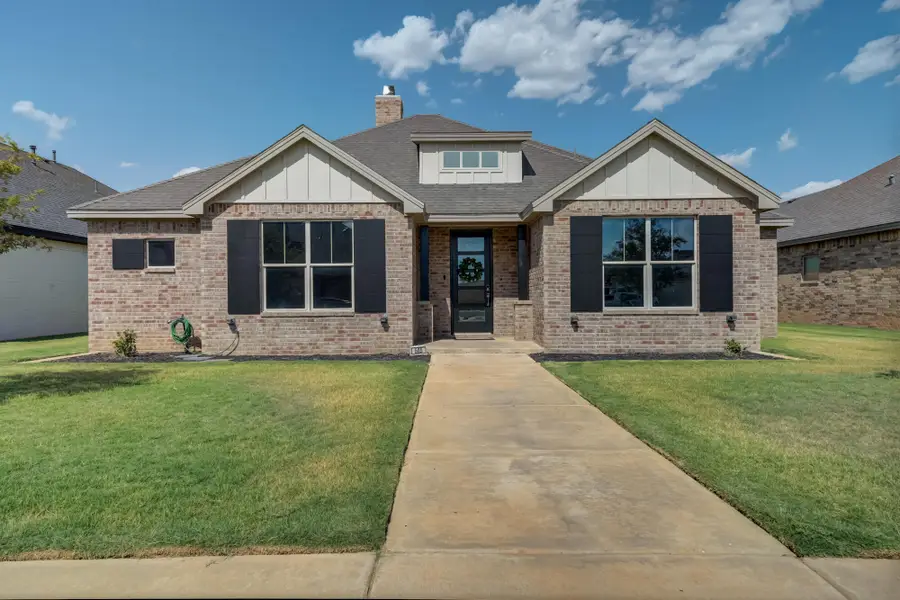 605 Buckingham Avenue, Wolfforth, TX 79382 - #3