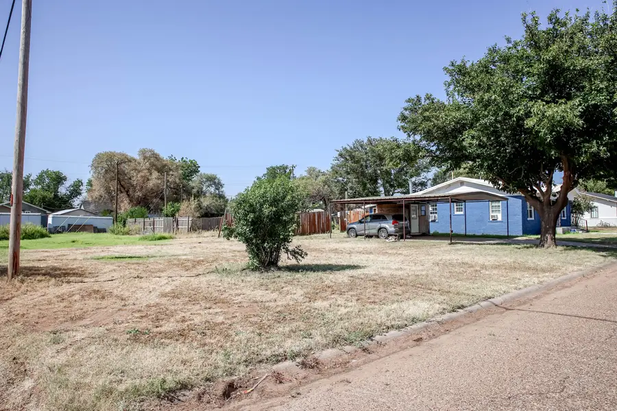 1621 N 4th Street, Tahoka, TX 79373 - #3