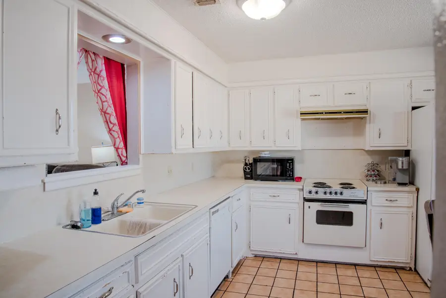 1005 Huron Avenue, Lubbock, TX 79416 - #2