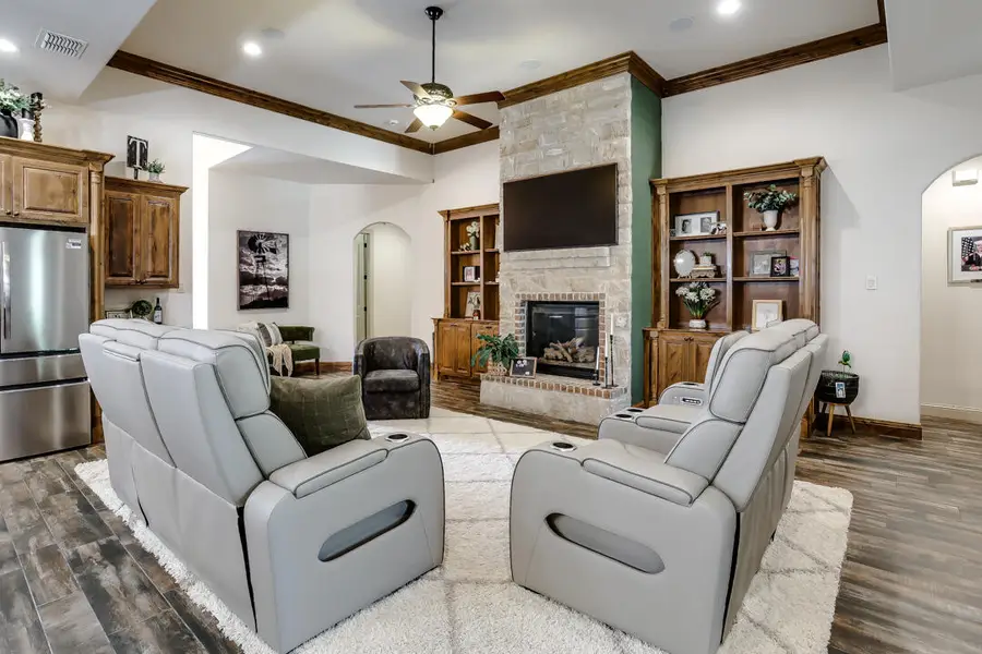 1204 N 14th Place, Wolfforth, TX 79382 - #2