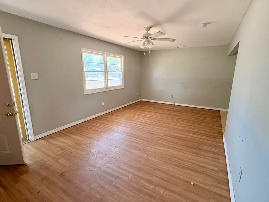 5417 Avenue D, Lubbock, TX 79404 - #3