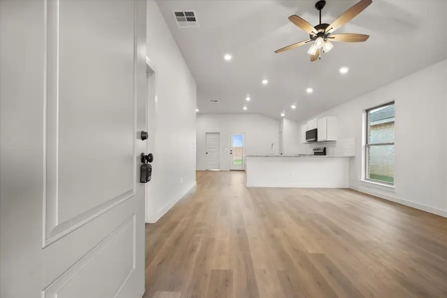 707 E 21st Street, Wolfforth, TX 79382 - #3