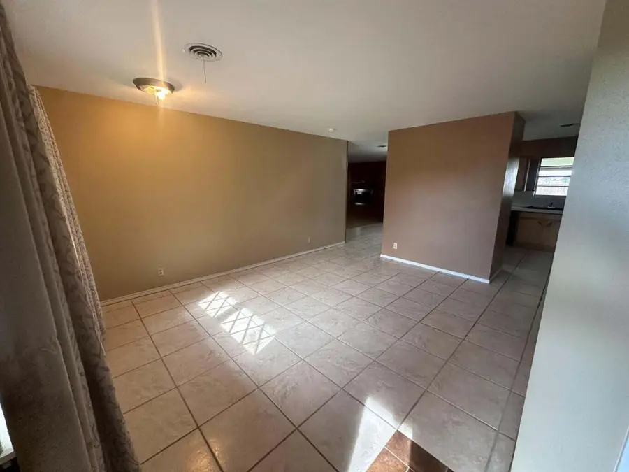 408 Osage Avenue, Post, TX 79356 - #2