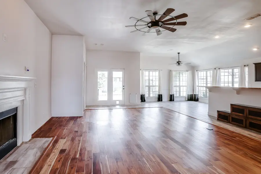 5733 109th Street, Lubbock, TX 79424 - #3