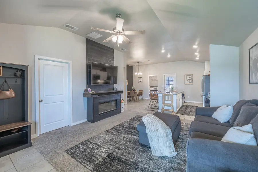 7434 32nd Street, Lubbock, TX 79407 - #3