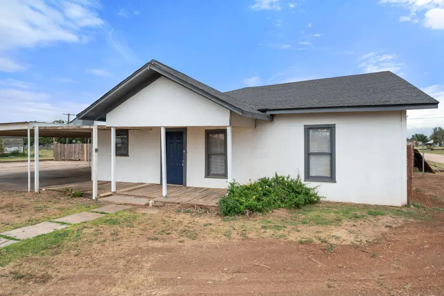 1302 Avenue E, Ralls, TX 79357 - #2
