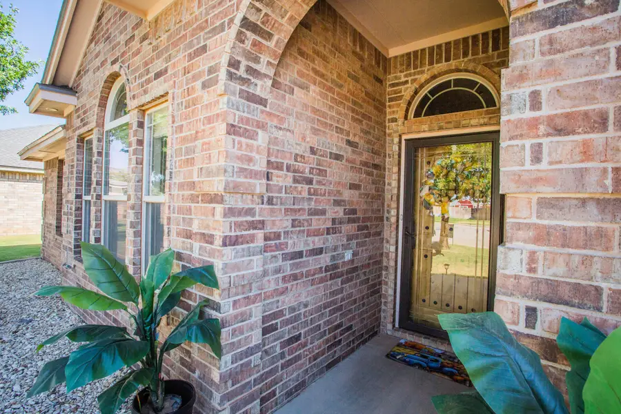 401 Mcmillen Avenue, Wolfforth, TX 79382 - #3